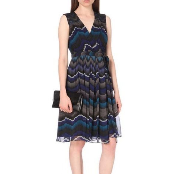 Diane Von Furstenberg Dresses & Skirts - Diane Von Furstenberg Bali Silk Chiffon Wrap Dress 6